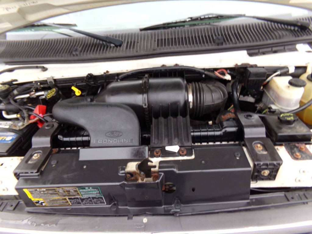 2006 Ford E-Series Image 40