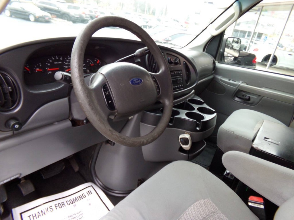 2006 Ford E-Series Image 53