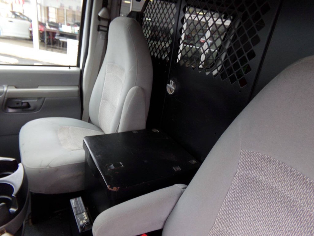 2006 Ford E-Series Image 54