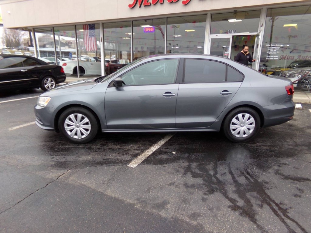 2016 Volkswagen Jetta Image 2