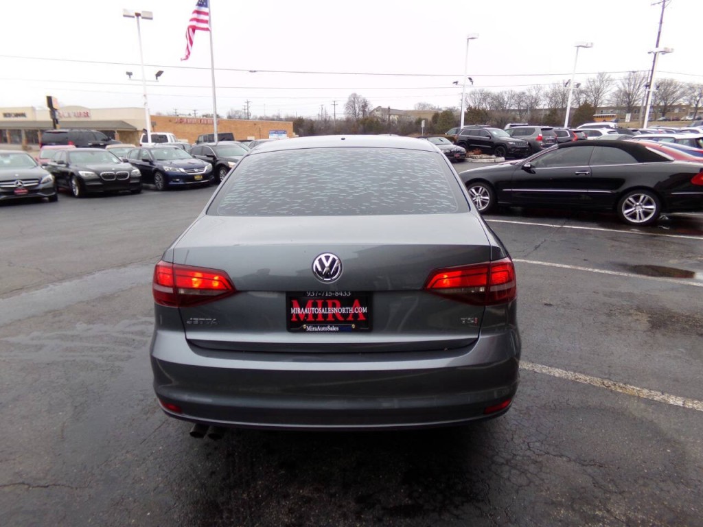 2016 Volkswagen Jetta Image 3