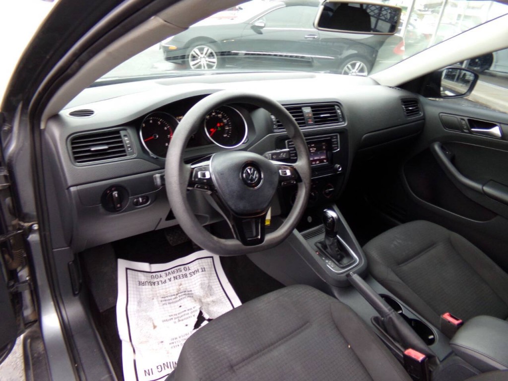 2016 Volkswagen Jetta Image 9