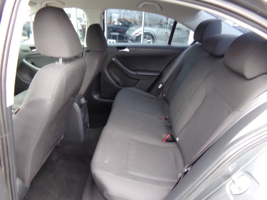2016 Volkswagen Jetta Image 13
