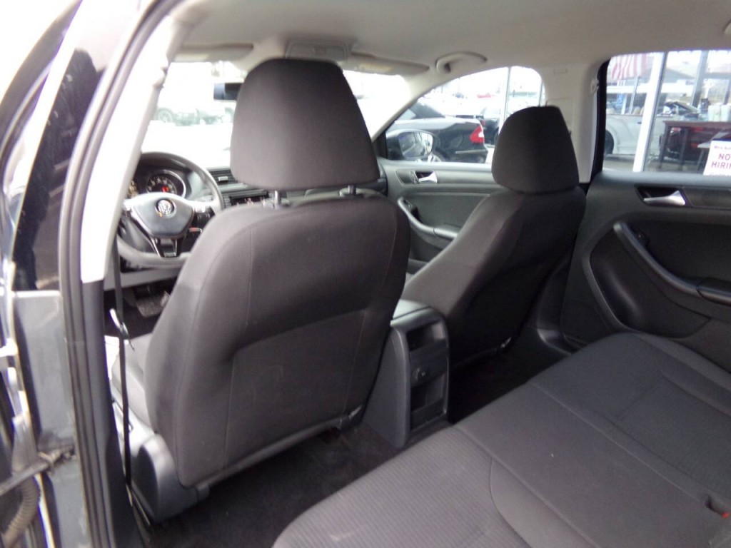 2016 Volkswagen Jetta Image 14