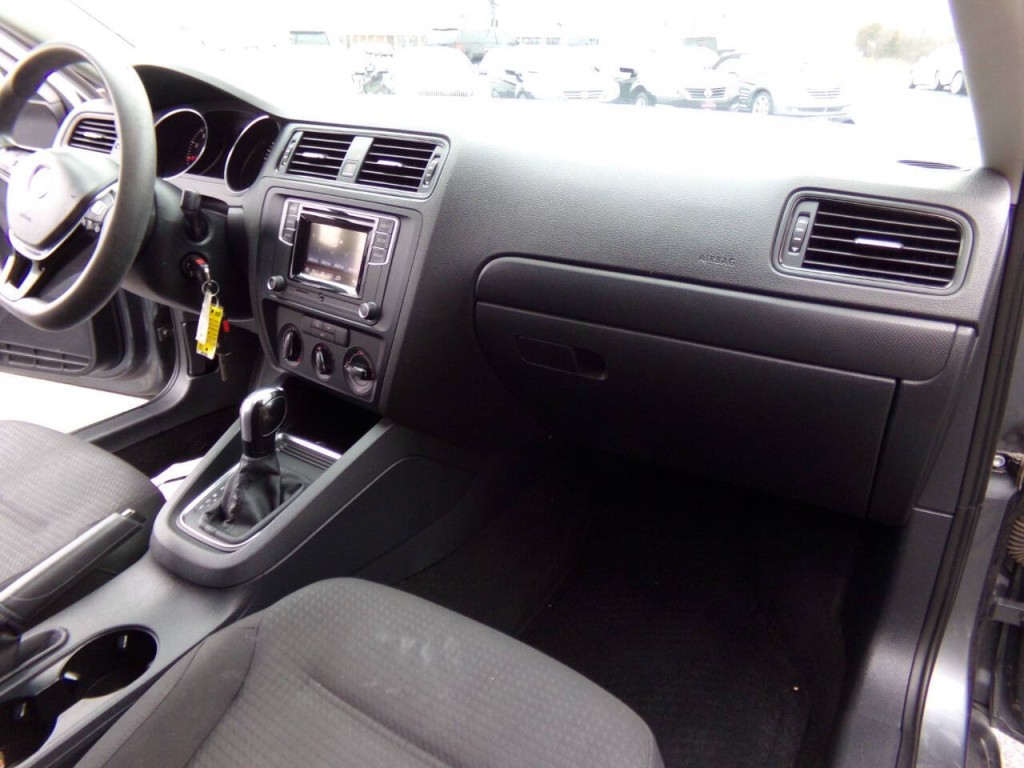 2016 Volkswagen Jetta Image 25