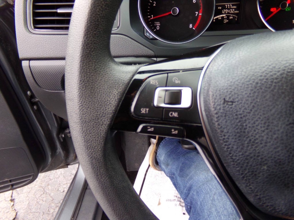 2016 Volkswagen Jetta Image 32