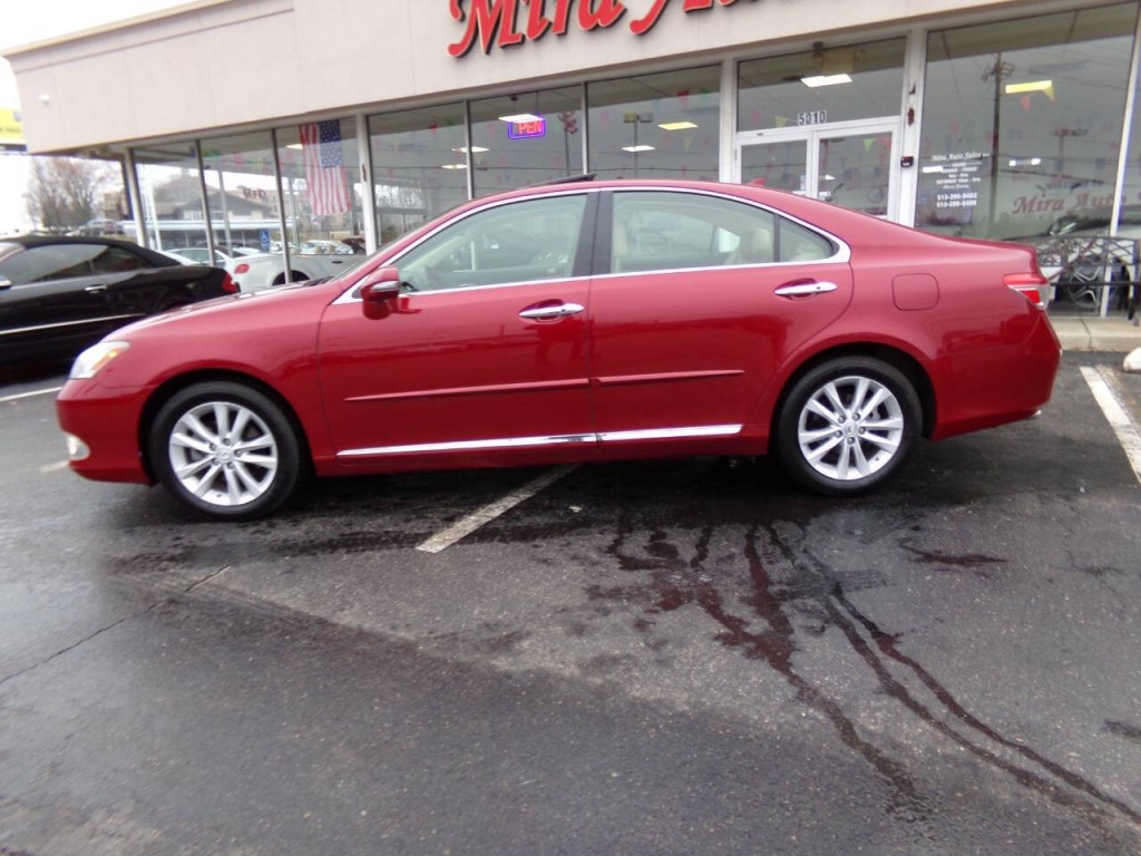 2010 Lexus ES 350 Image 2