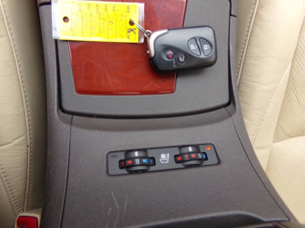 2010 Lexus ES 350 Image 19