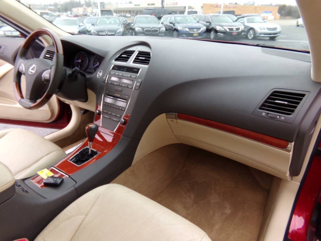 2010 Lexus ES 350 Image 35