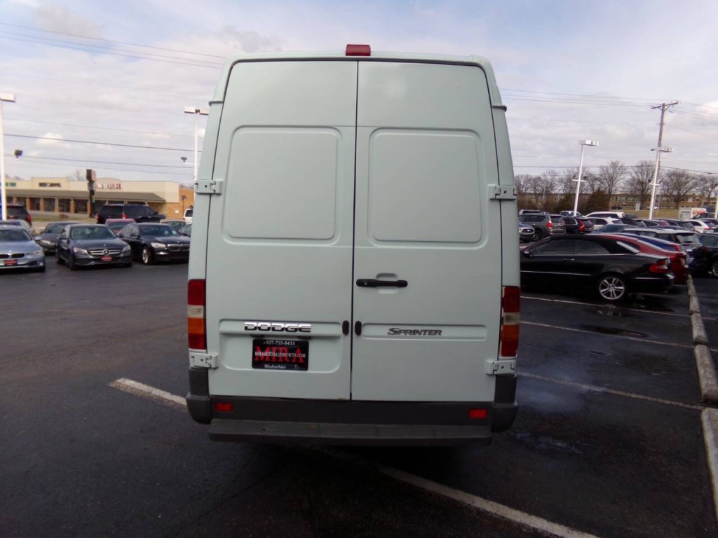 2004 Dodge Sprinter Image 3