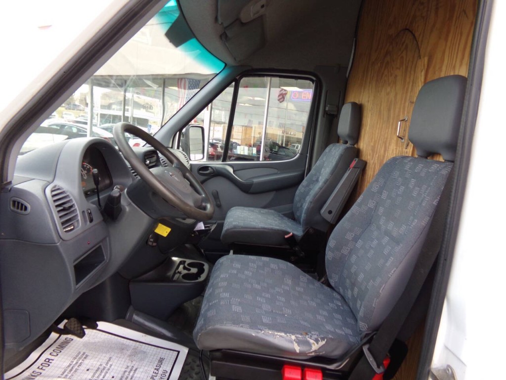 2004 Dodge Sprinter Image 10