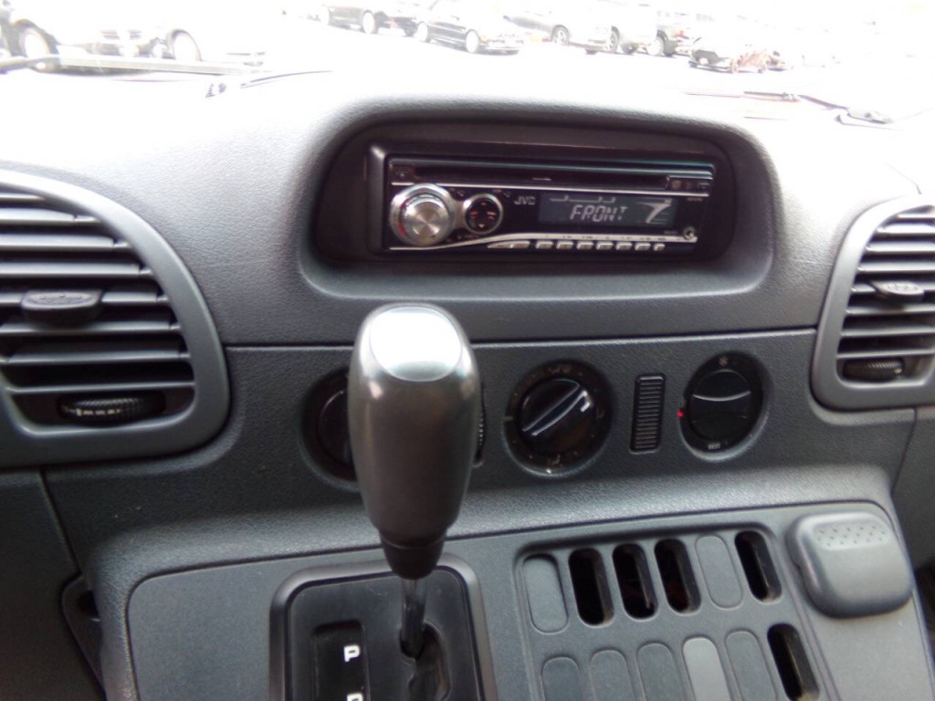 2004 Dodge Sprinter Image 13