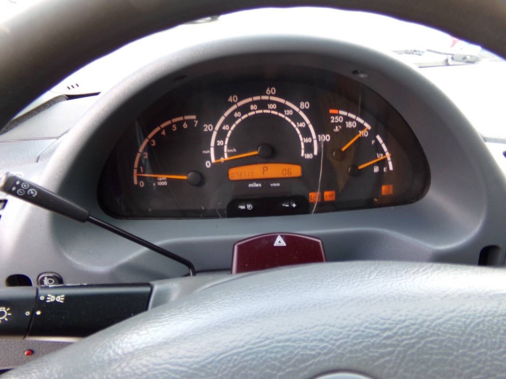 2004 Dodge Sprinter Image 16