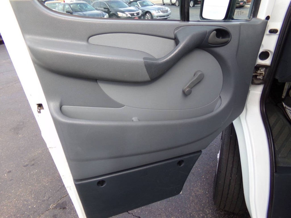 2004 Dodge Sprinter Image 20