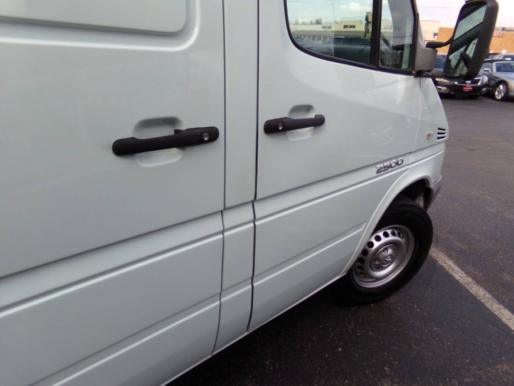 2004 Dodge Sprinter Image 26
