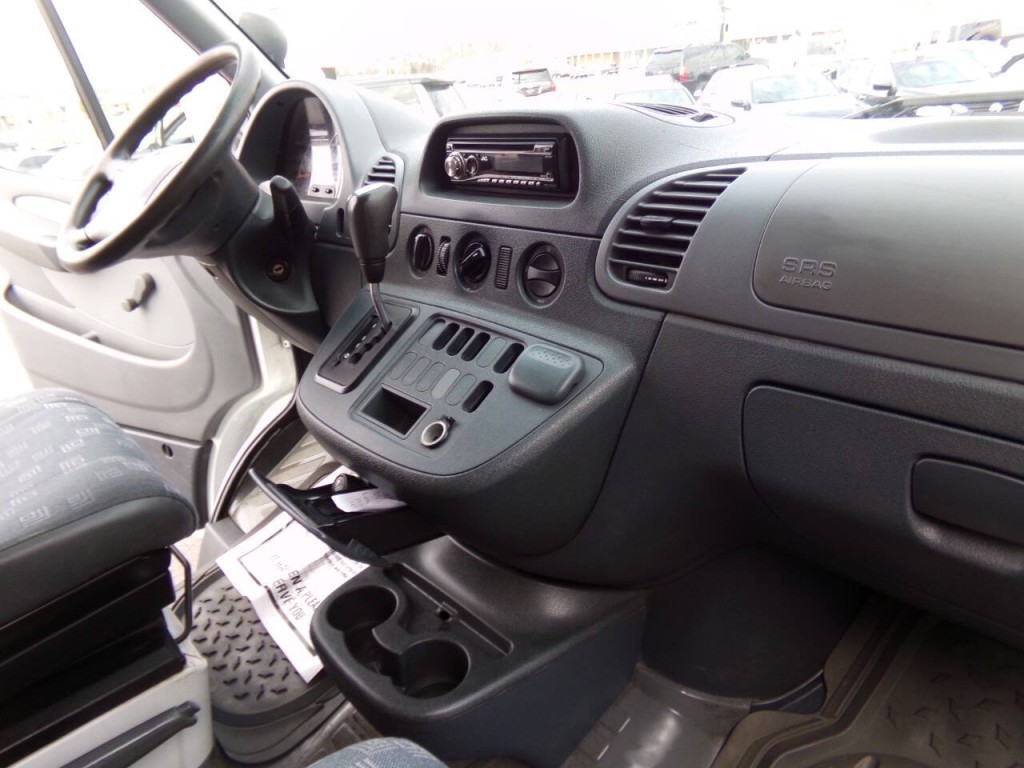 2004 Dodge Sprinter Image 27