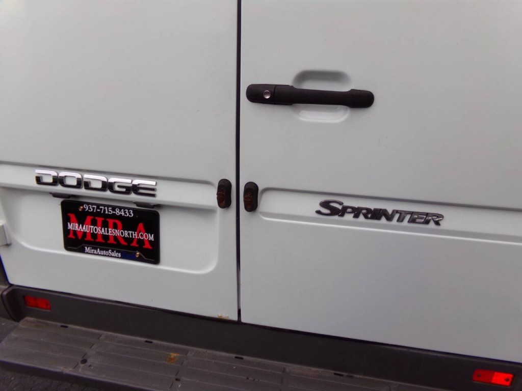 2004 Dodge Sprinter Image 33