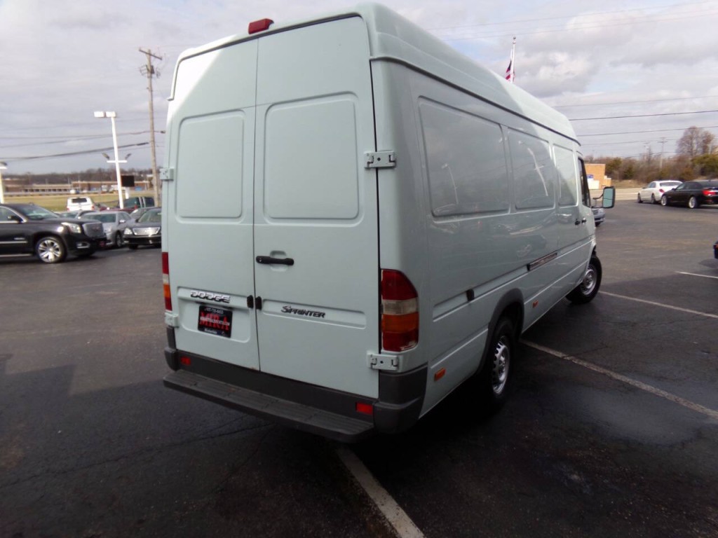 2004 Dodge Sprinter Image 42