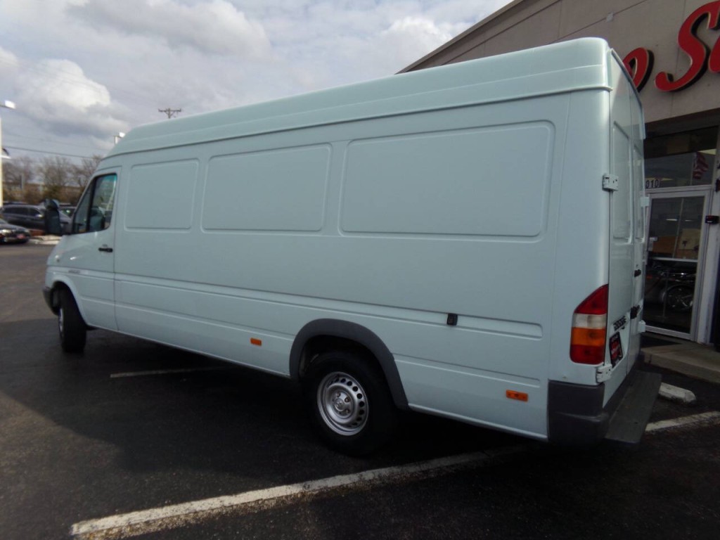 2004 Dodge Sprinter Image 43
