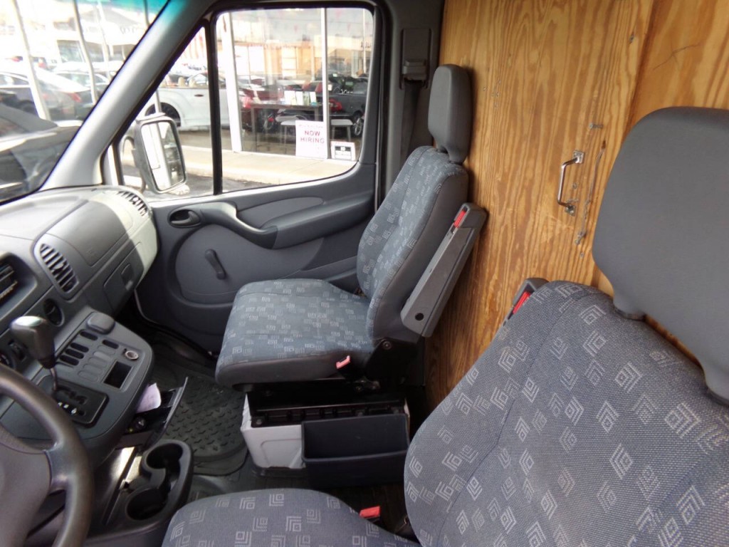 2004 Dodge Sprinter Image 45