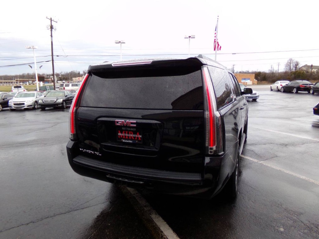 2016 GMC Yukon Image 3