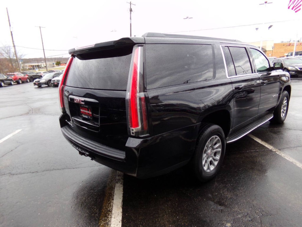 2016 GMC Yukon Image 56