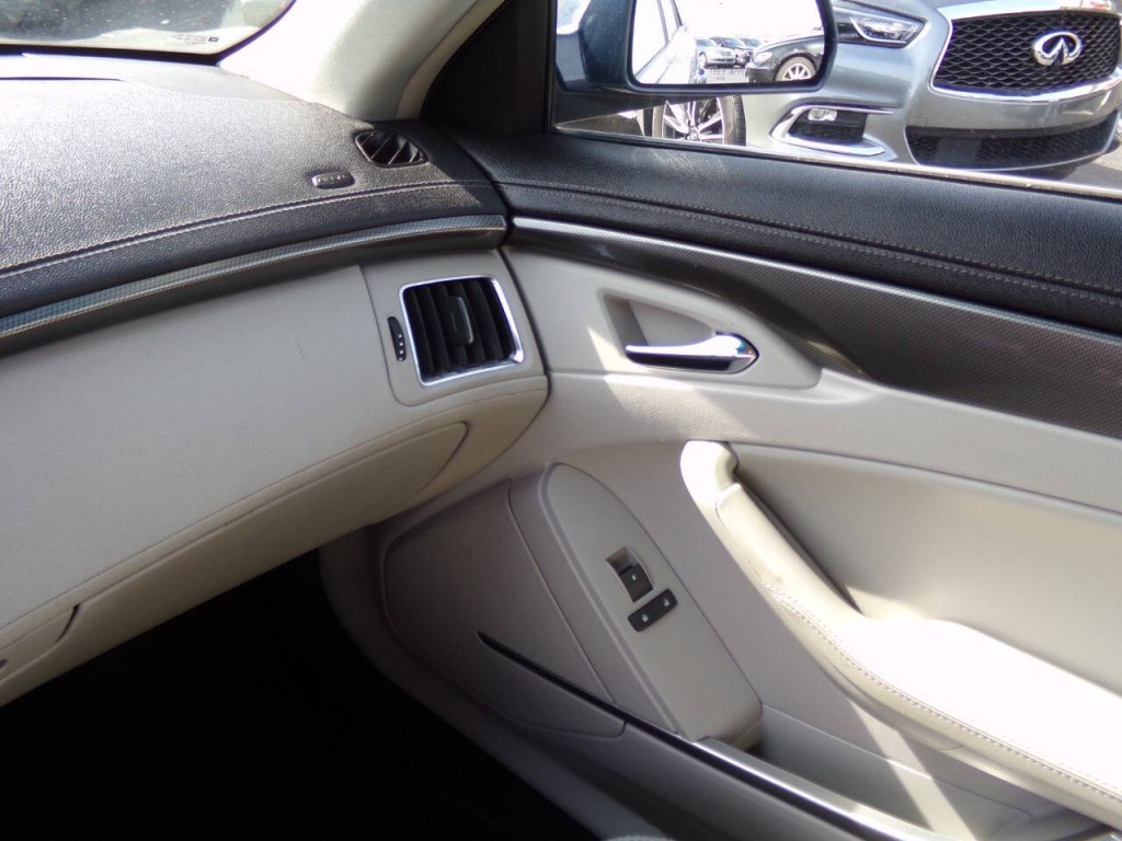 2009 Cadillac CTS Image 17