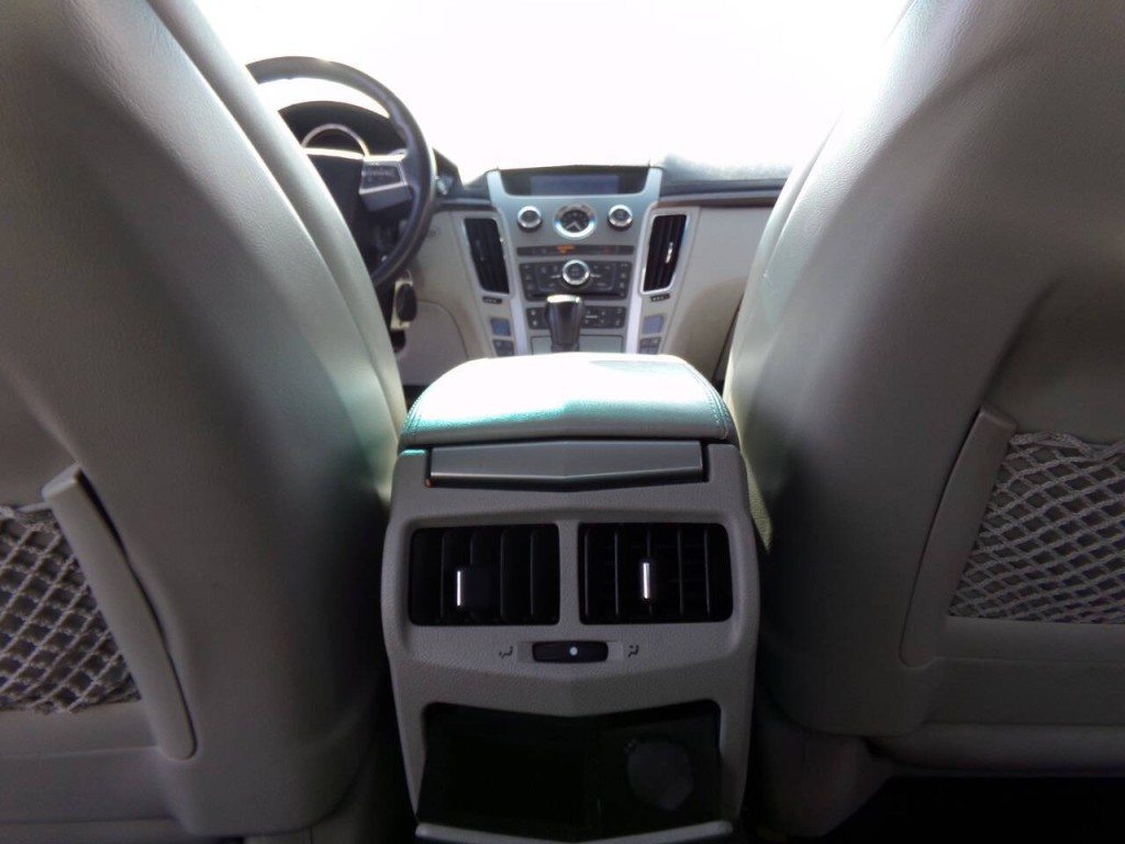 2009 Cadillac CTS Image 34