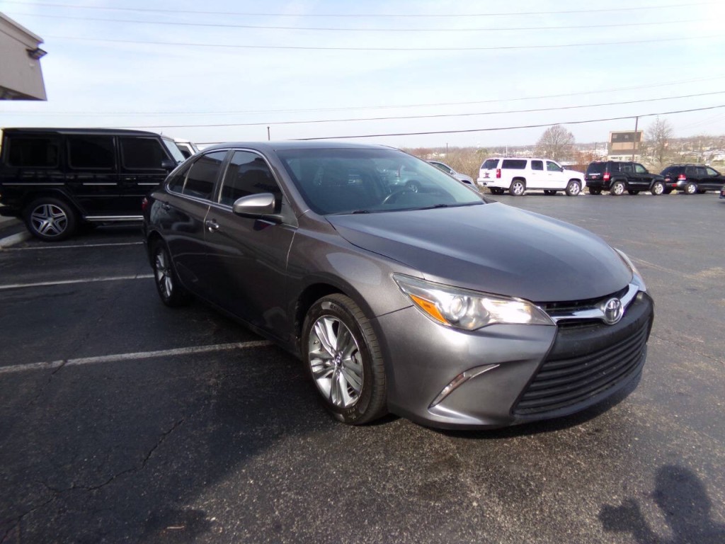 2016 Toyota Camry Image 5