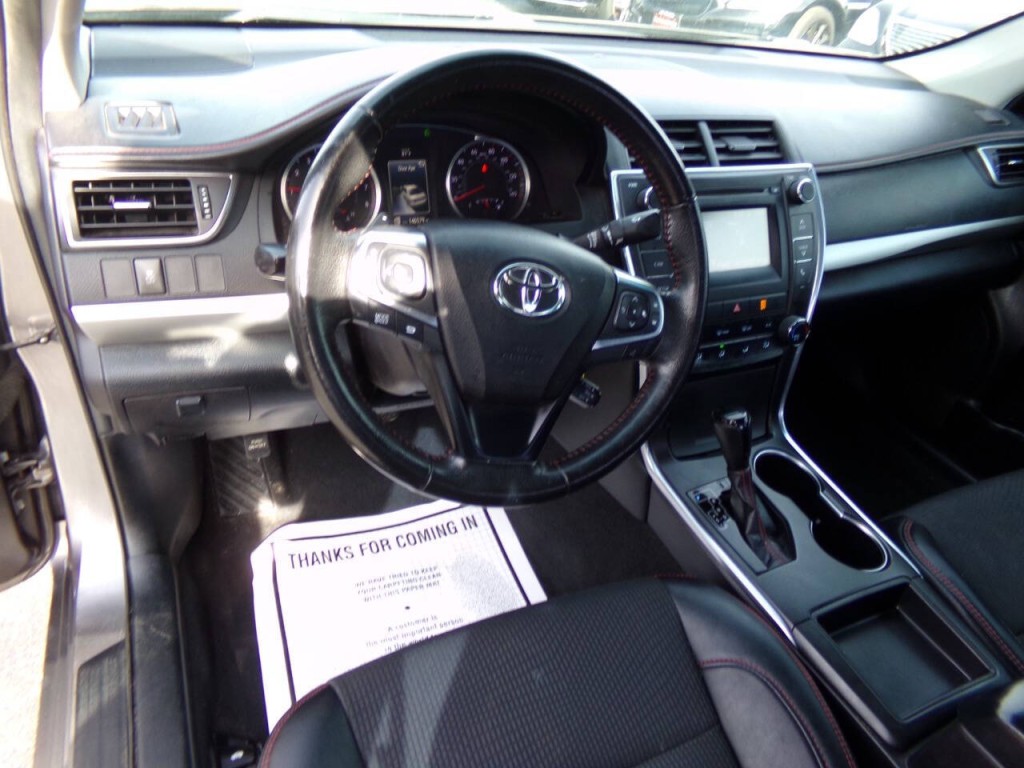 2016 Toyota Camry Image 7