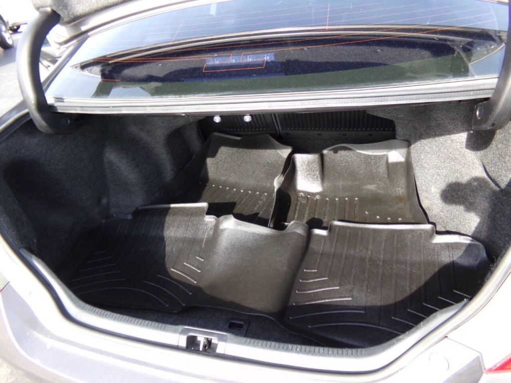 2016 Toyota Camry Image 12