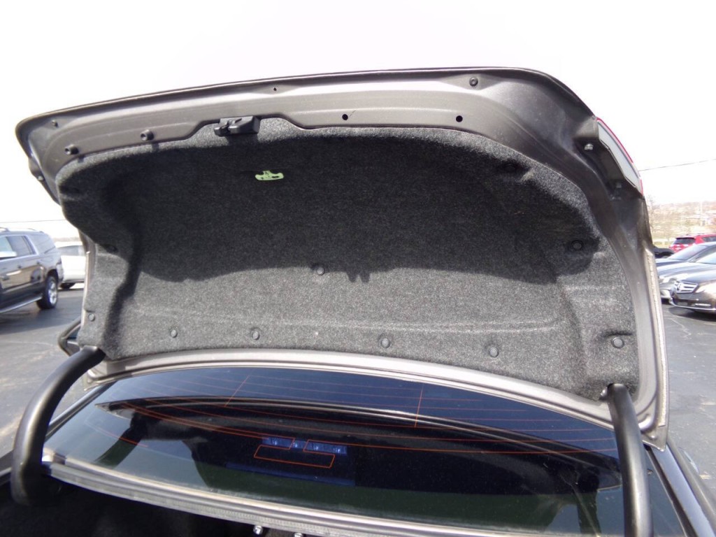 2016 Toyota Camry Image 13