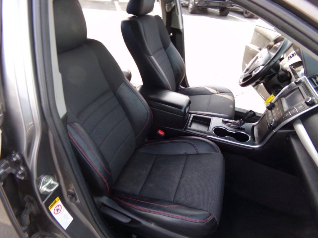 2016 Toyota Camry Image 24