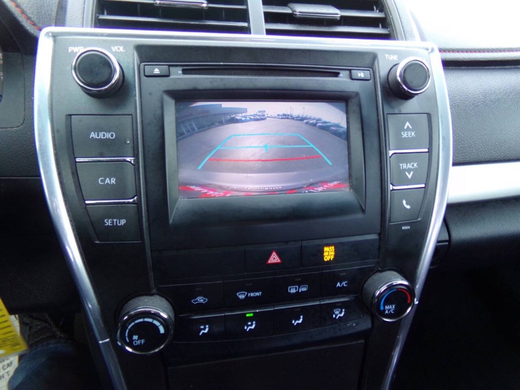 2016 Toyota Camry Image 28