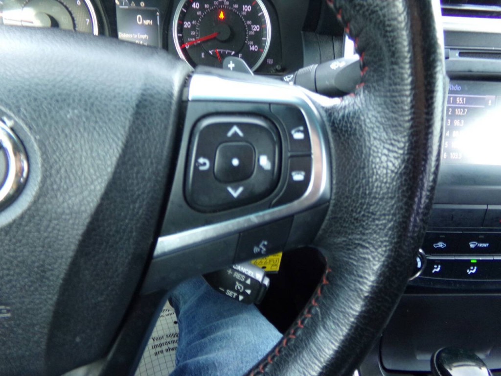 2016 Toyota Camry Image 31