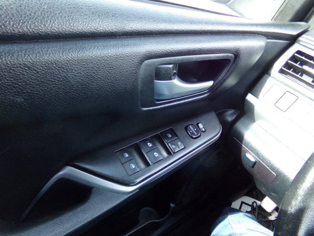 2016 Toyota Camry Image 33