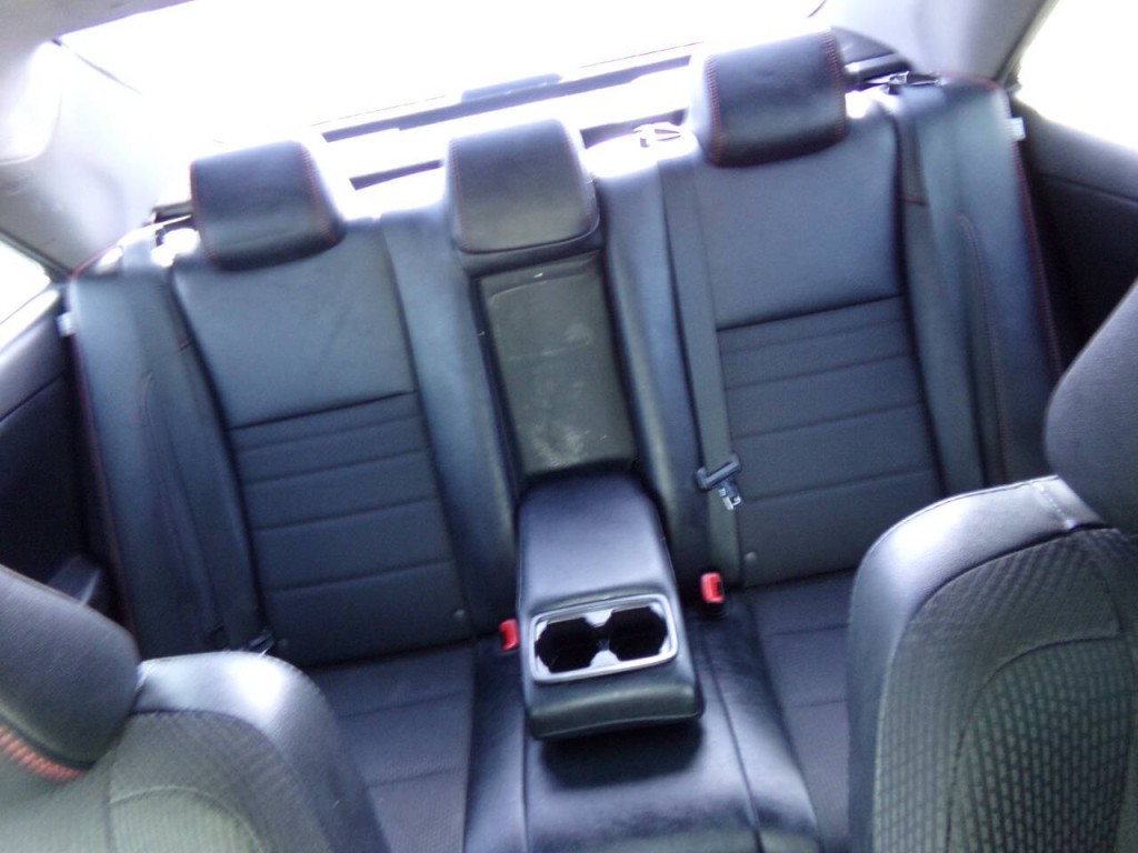 2016 Toyota Camry Image 37