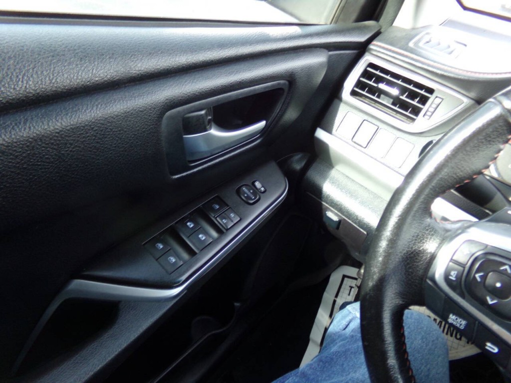 2016 Toyota Camry Image 38