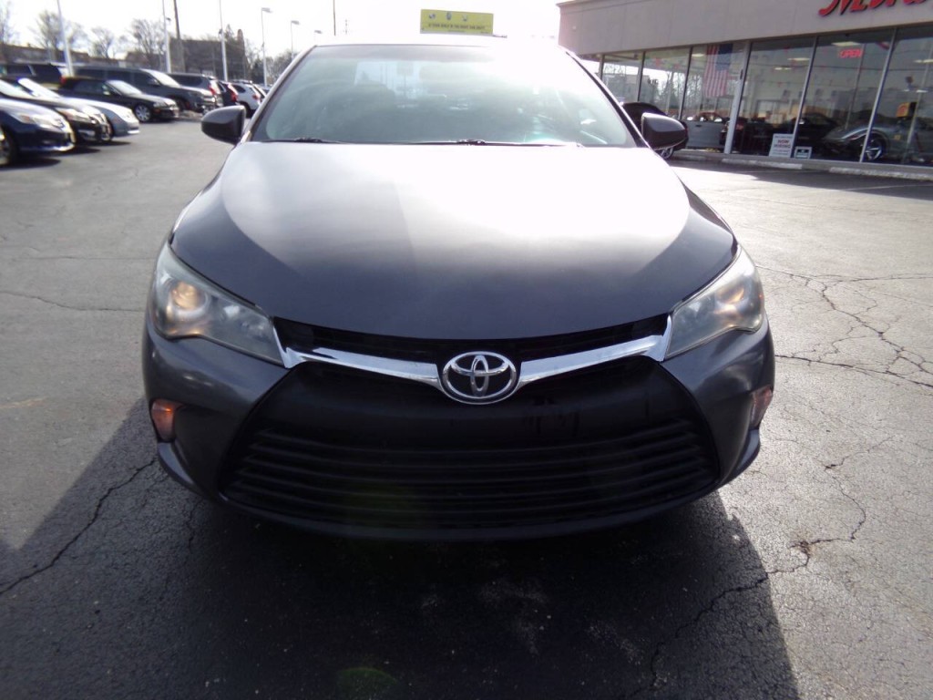 2016 Toyota Camry Image 40