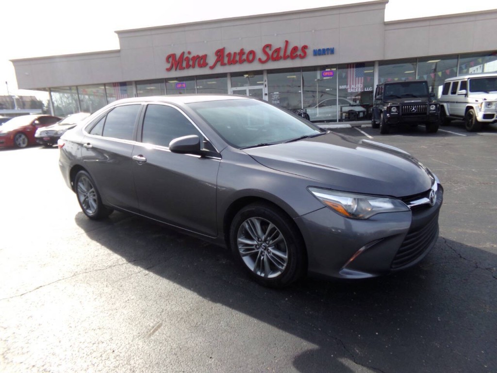 2016 Toyota Camry Image 41