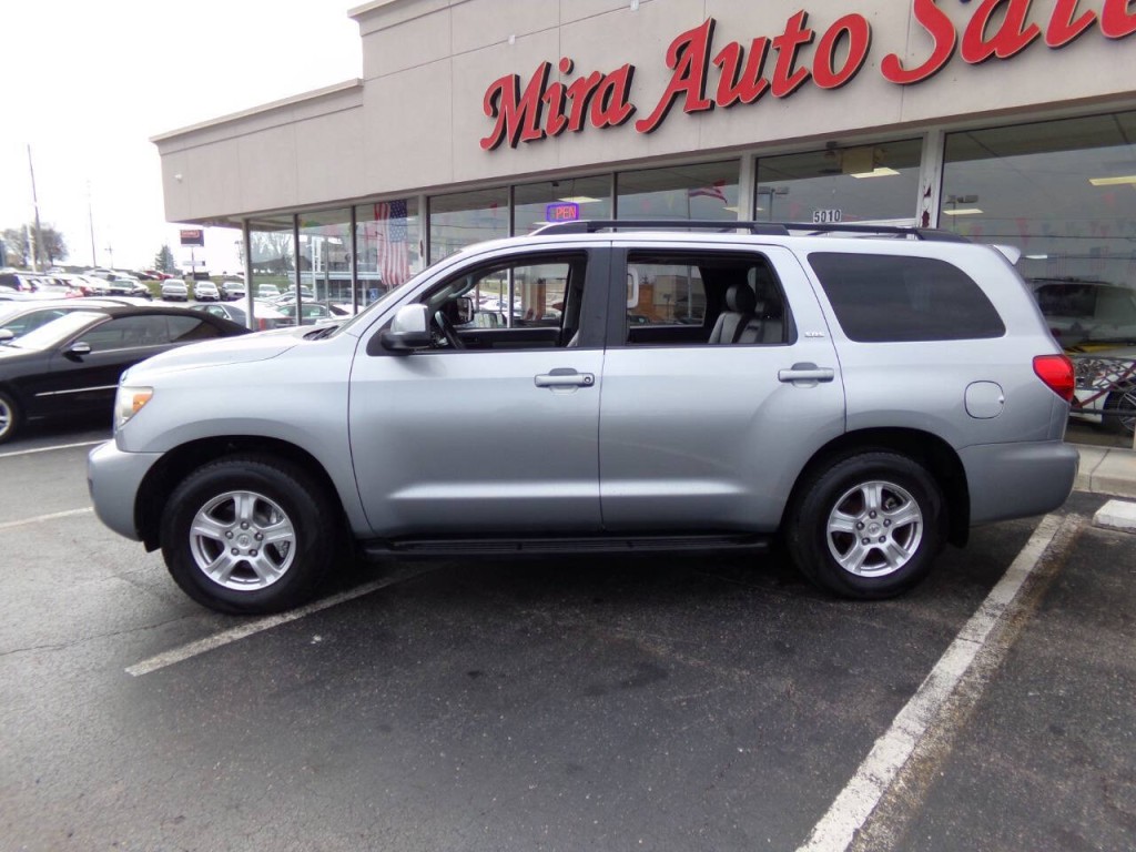 2011 Toyota Sequoia Image 2