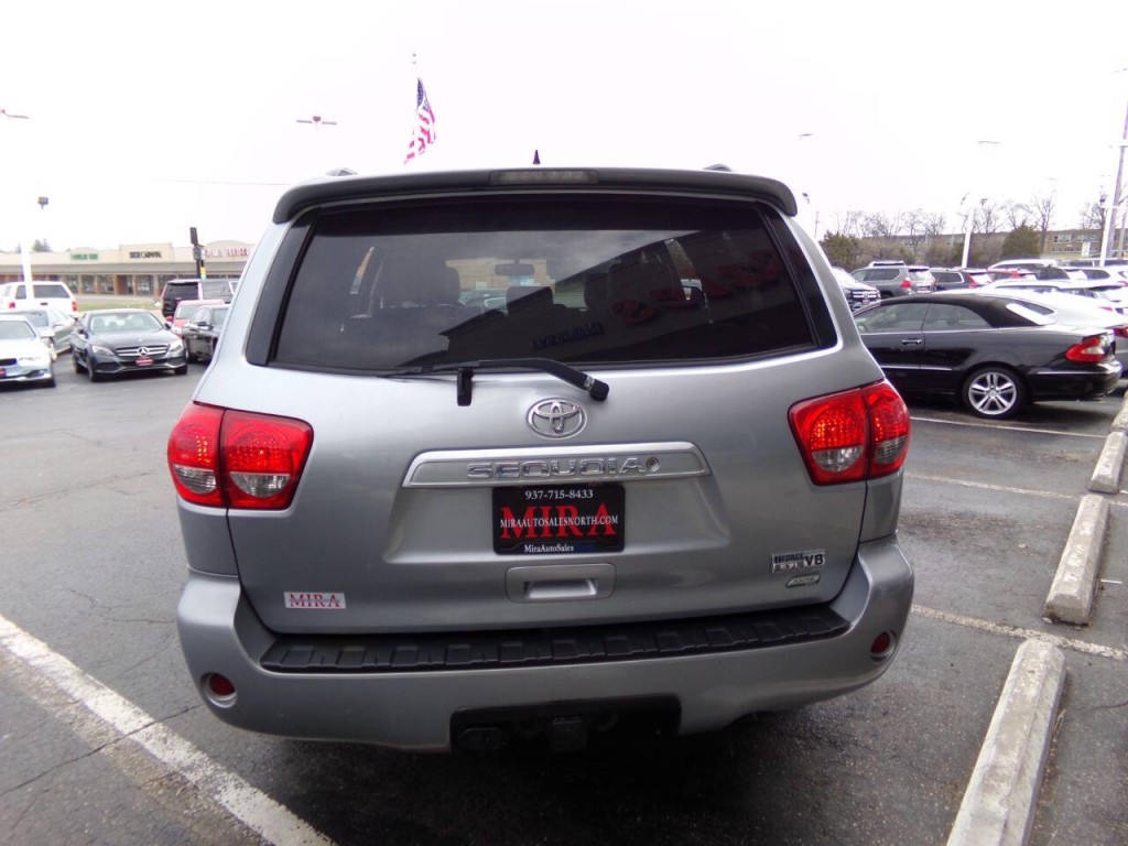 2011 Toyota Sequoia Image 3
