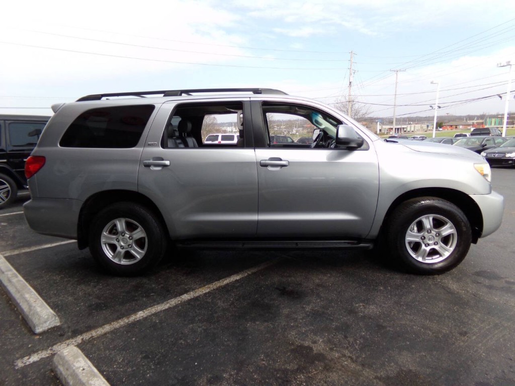 2011 Toyota Sequoia Image 4