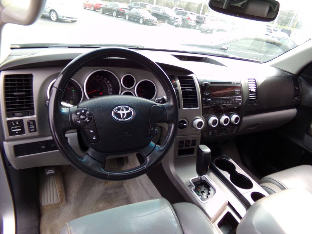 2011 Toyota Sequoia Image 8