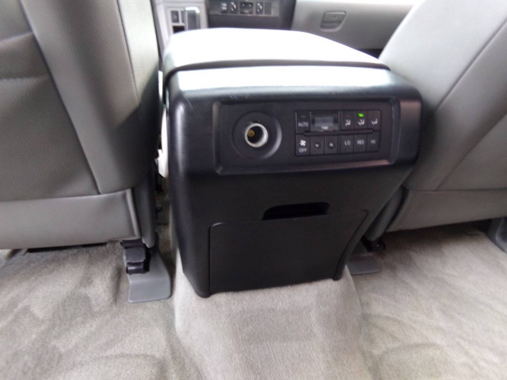 2011 Toyota Sequoia Image 12