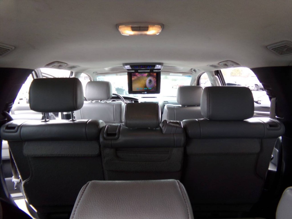 2011 Toyota Sequoia Image 19