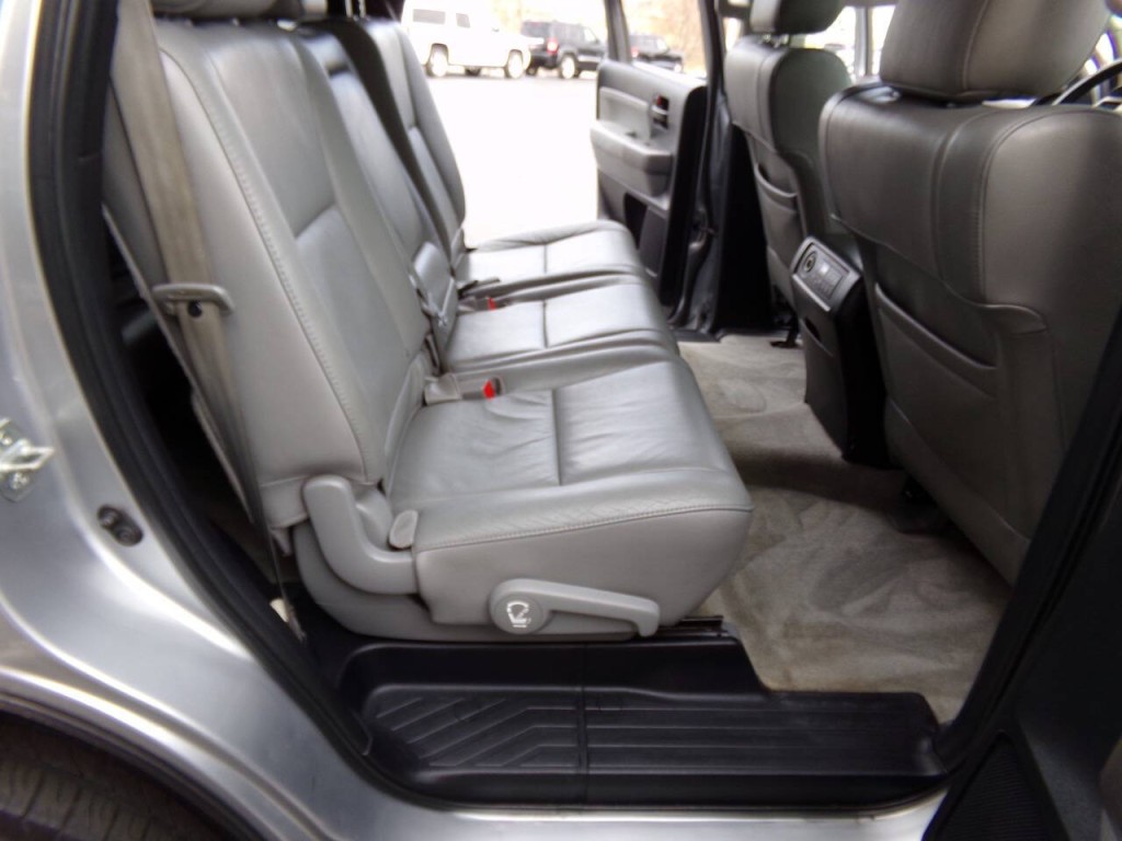 2011 Toyota Sequoia Image 24