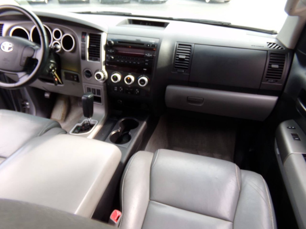 2011 Toyota Sequoia Image 26