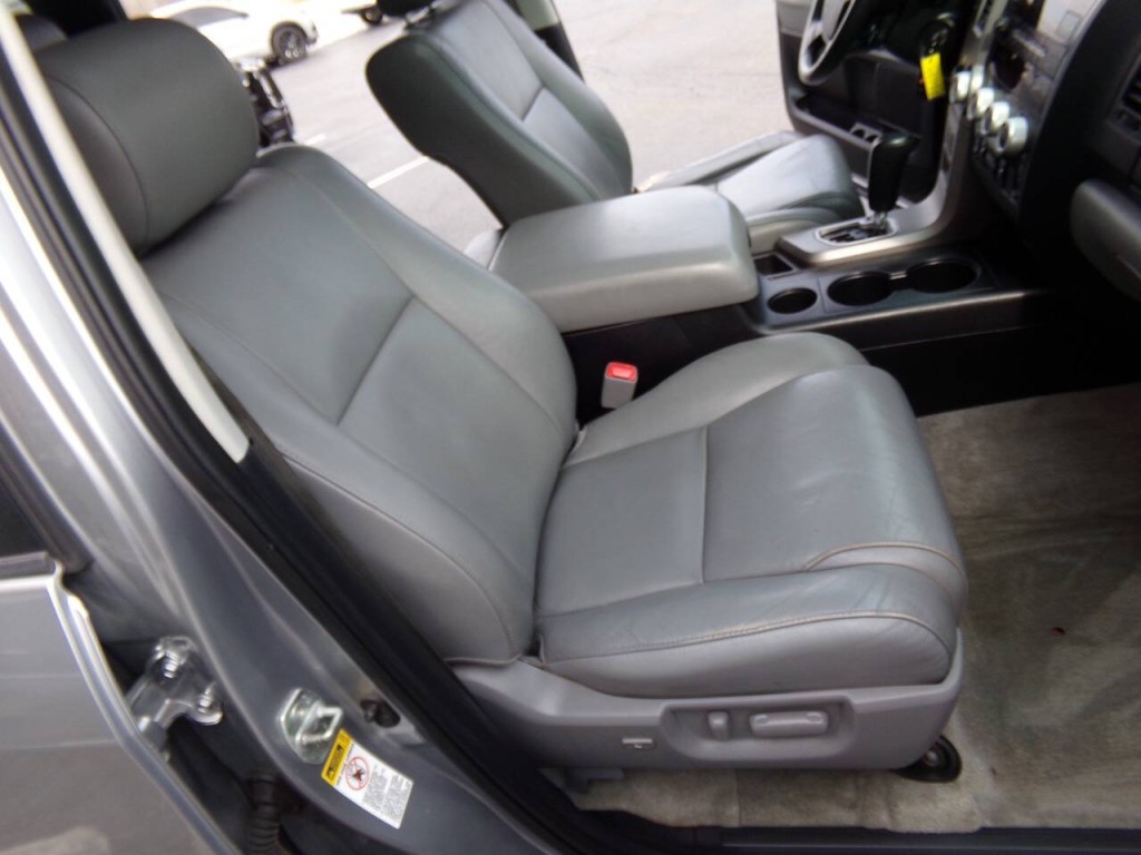 2011 Toyota Sequoia Image 29