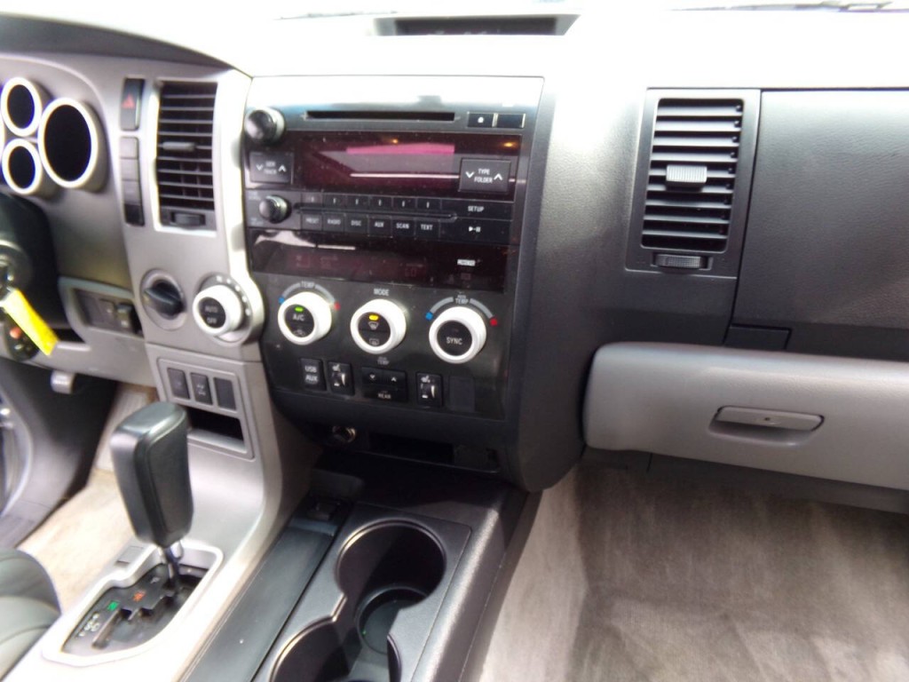 2011 Toyota Sequoia Image 30